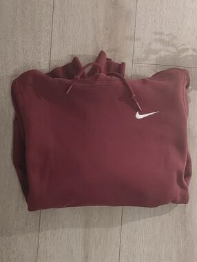 Nike Maroon Hoodie l White Swoosh l Small